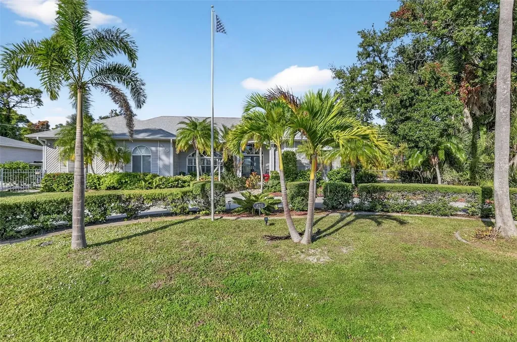820 Bayshore Drive Englewood FL 34223