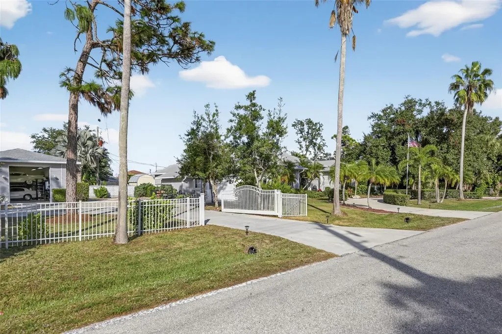 820 Bayshore Drive Englewood FL 34223
