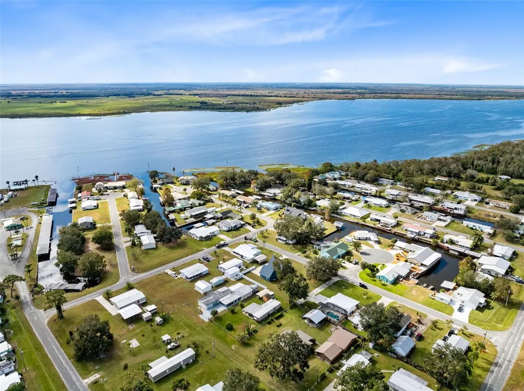 435 Lantern Drive Kenansville FL 34739