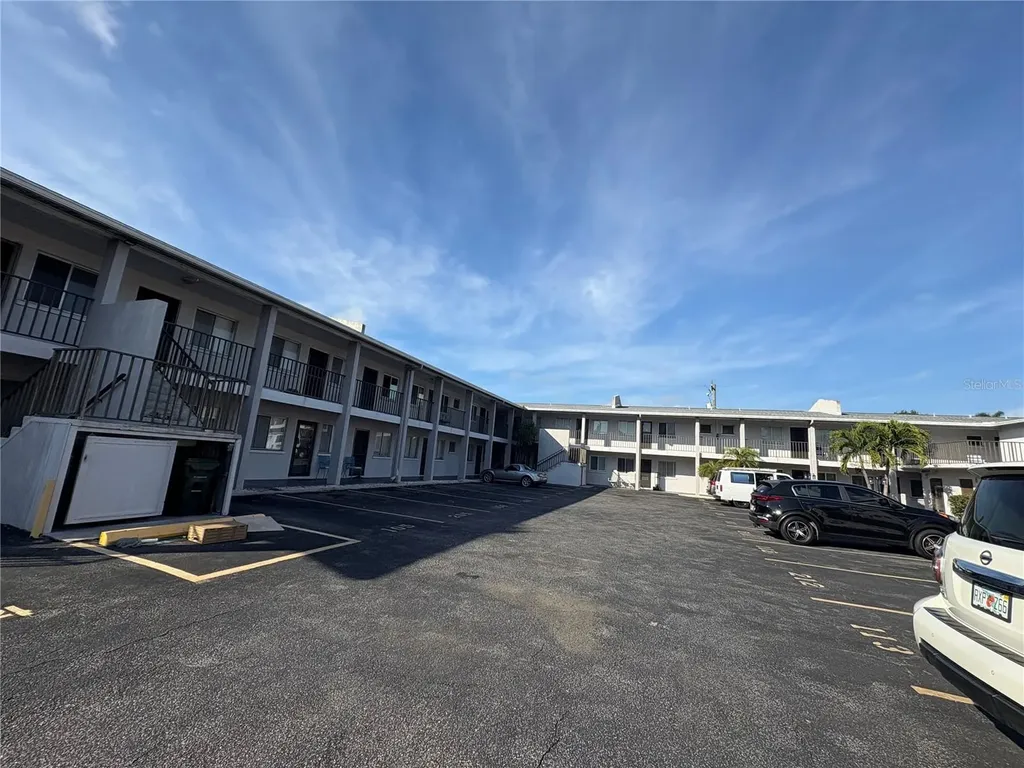 3101 Bee Ridge Road Sarasota FL 34239