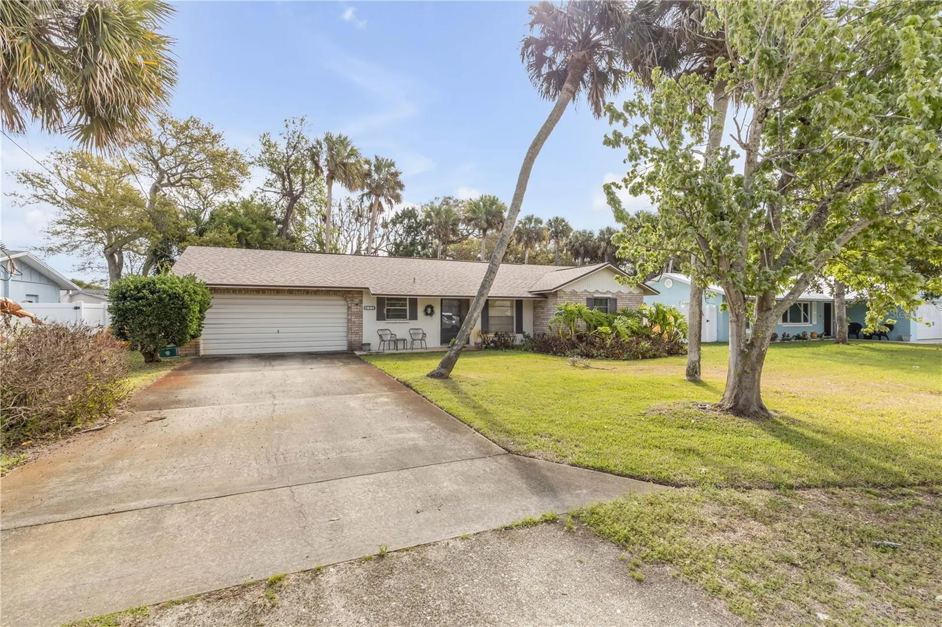 805 S Cooper Street New Smyrna Beach FL 32169