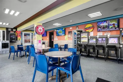5916 Av. Isla Verde Carolina PR 00979