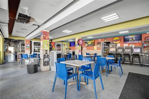 5916 Av. Isla Verde Carolina PR 00979
