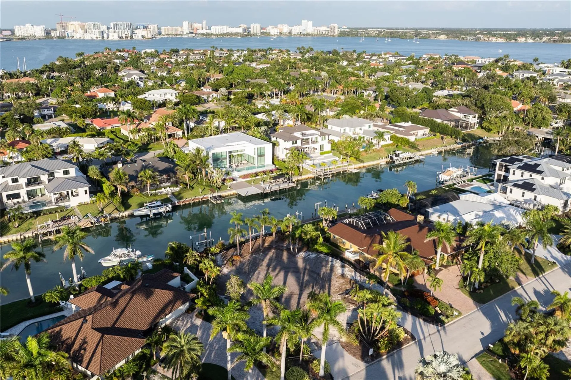 526 N Spoonbill Drive Sarasota FL 34236