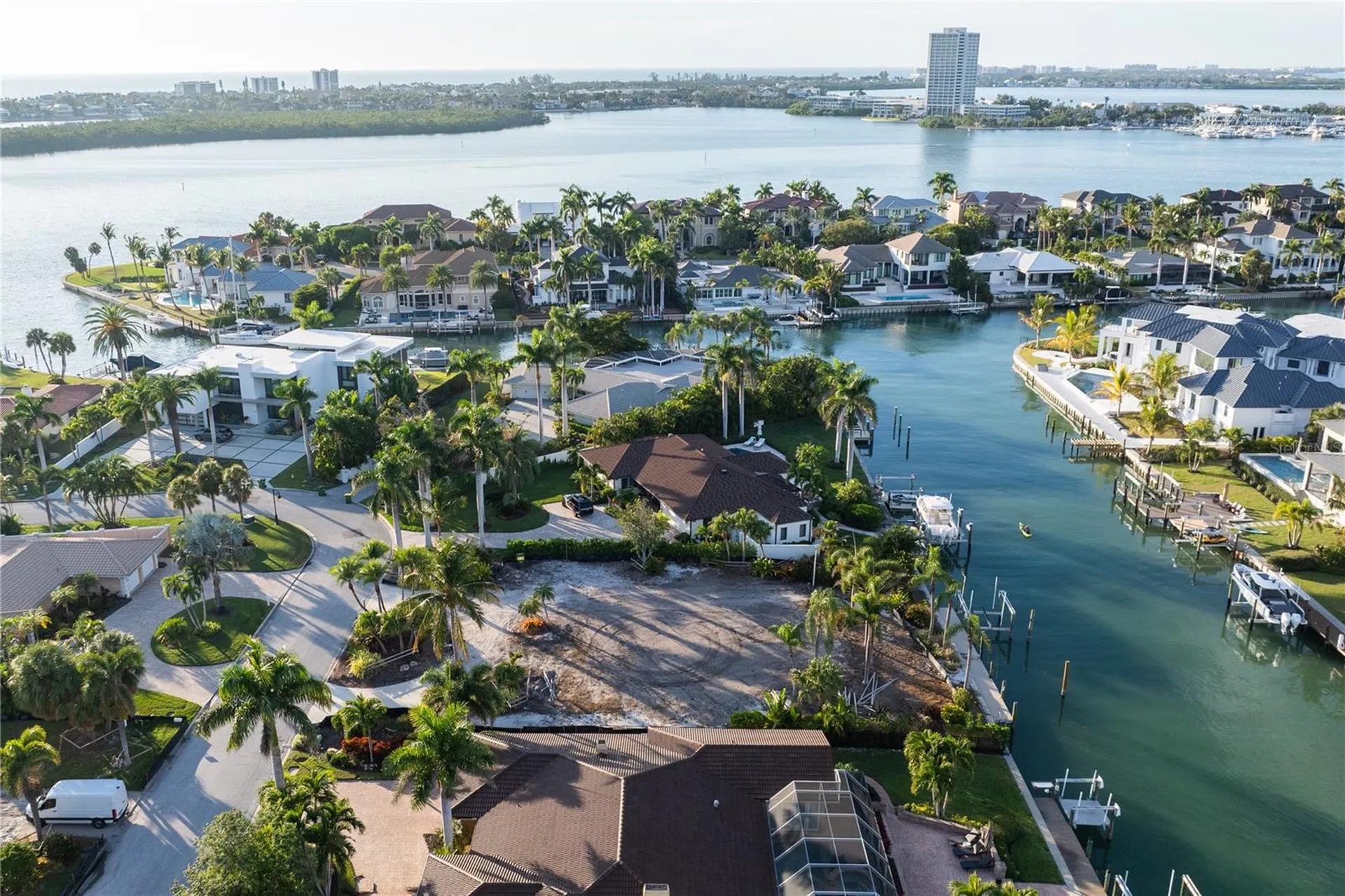 526 N Spoonbill Drive Sarasota FL 34236