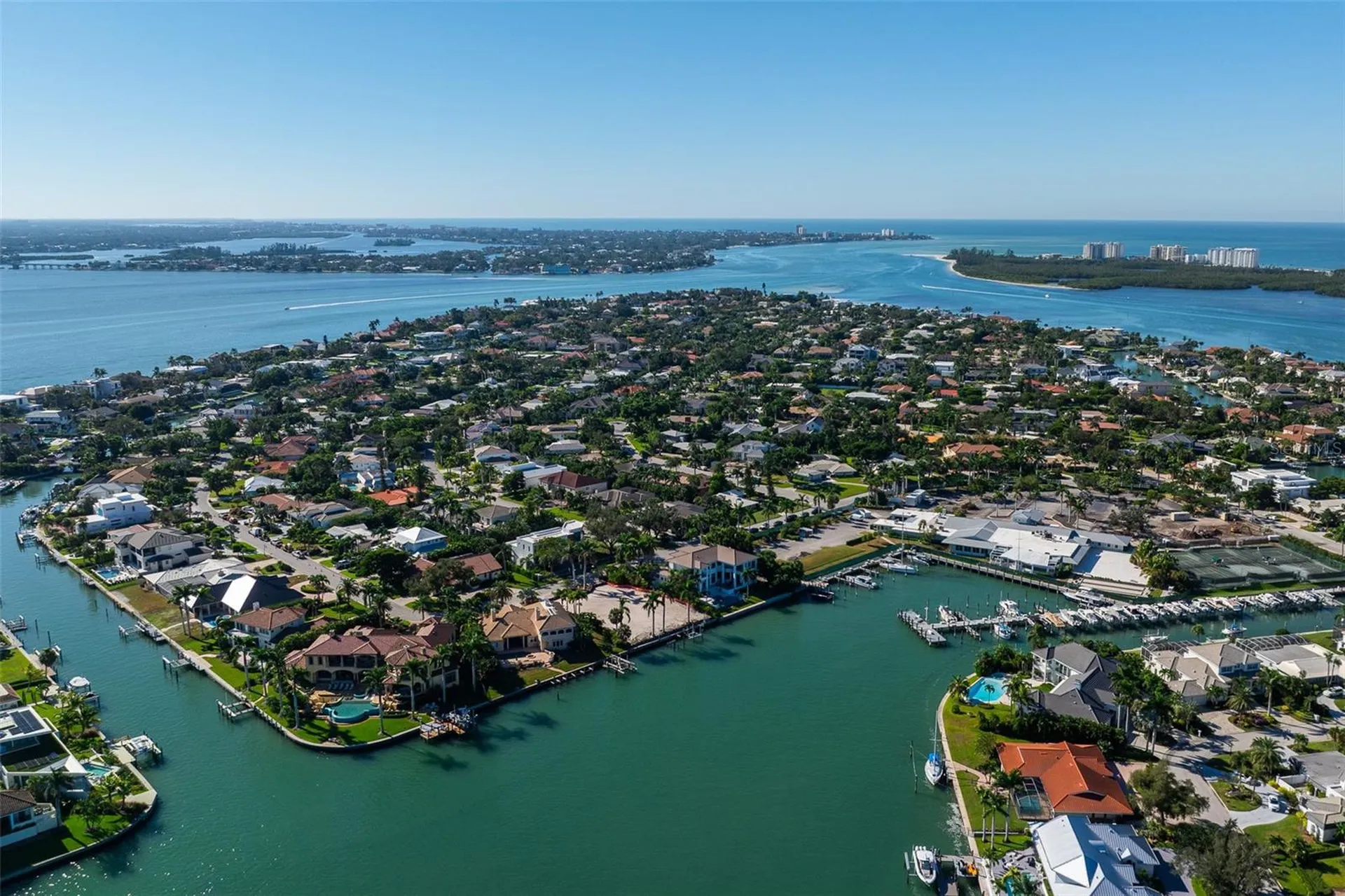 526 N Spoonbill Drive Sarasota FL 34236