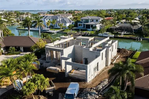 526 N Spoonbill Drive Sarasota FL 34236
