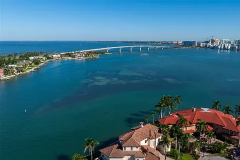 526 N Spoonbill Drive Sarasota FL 34236