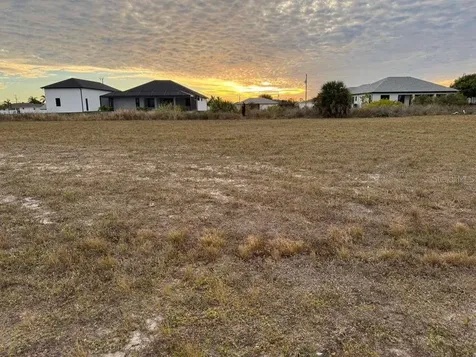 1302 NE 19th Place Cape Coral FL 33909