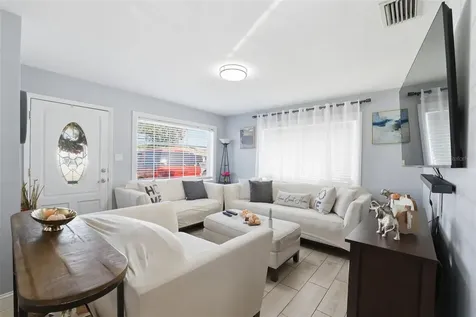3310 W Beach Street Tampa FL 33607