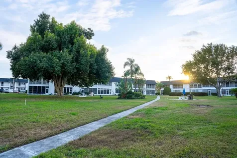 304 46th Avenue Terrace W Bradenton FL 34207