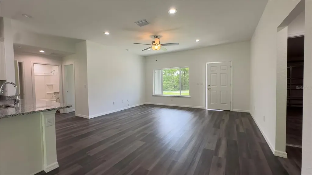 122 Malauka Loop Ocklawaha FL 32179
