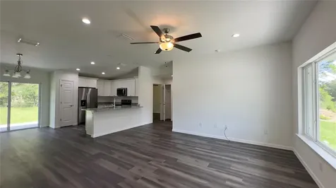 122 Malauka Loop Ocklawaha FL 32179