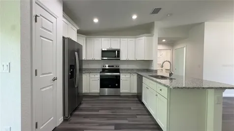 122 Malauka Loop Ocklawaha FL 32179