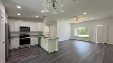 122 Malauka Loop Ocklawaha FL 32179