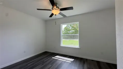 122 Malauka Loop Ocklawaha FL 32179