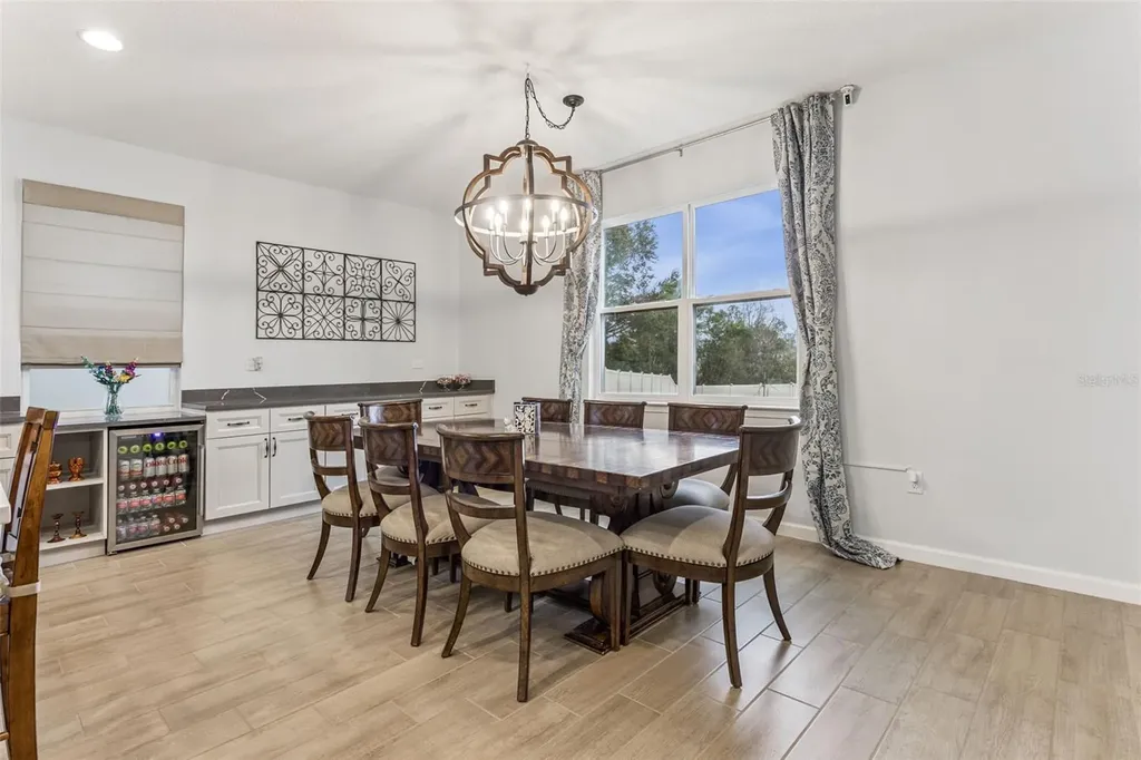 594 Via Bella Court Howey In The Hills FL 34737