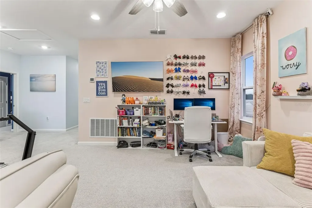 594 Via Bella Court Howey In The Hills FL 34737