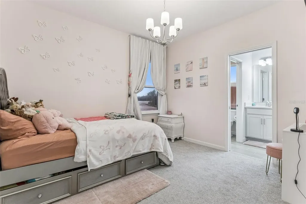 594 Via Bella Court Howey In The Hills FL 34737