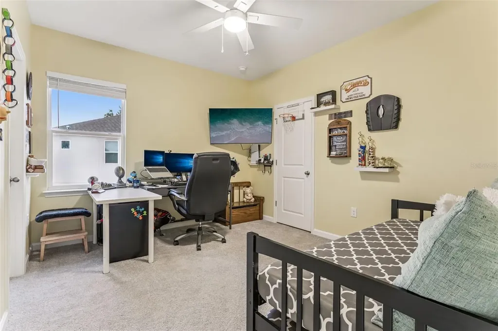 594 Via Bella Court Howey In The Hills FL 34737