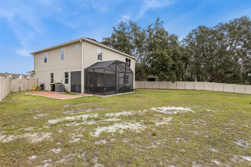 594 Via Bella Court Howey In The Hills FL 34737