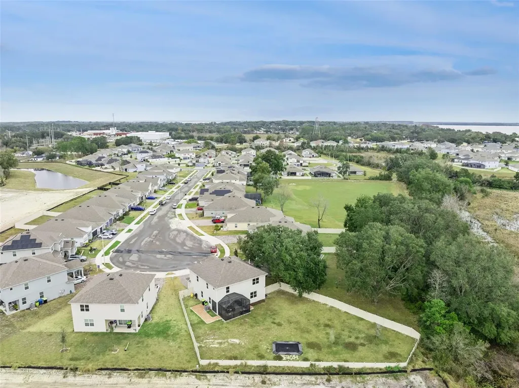 594 Via Bella Court Howey In The Hills FL 34737