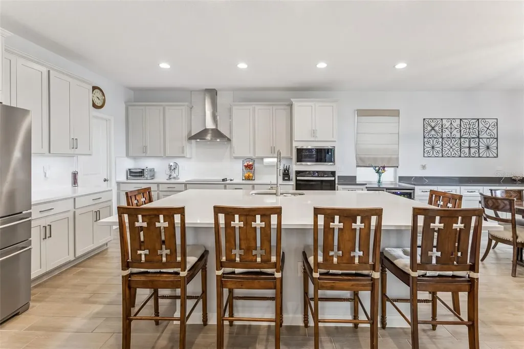 594 Via Bella Court Howey In The Hills FL 34737