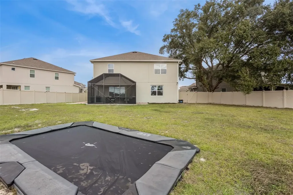 594 Via Bella Court Howey In The Hills FL 34737