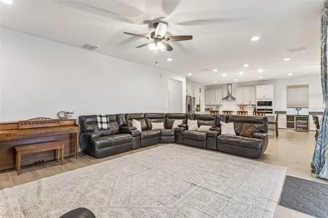 594 Via Bella Court Howey In The Hills FL 34737