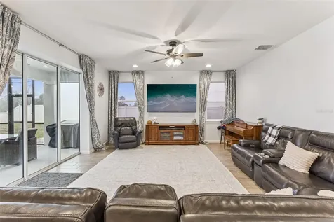 594 Via Bella Court Howey In The Hills FL 34737