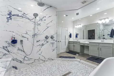 594 Via Bella Court Howey In The Hills FL 34737