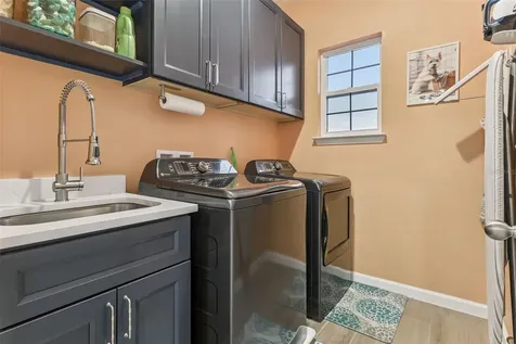 594 Via Bella Court Howey In The Hills FL 34737