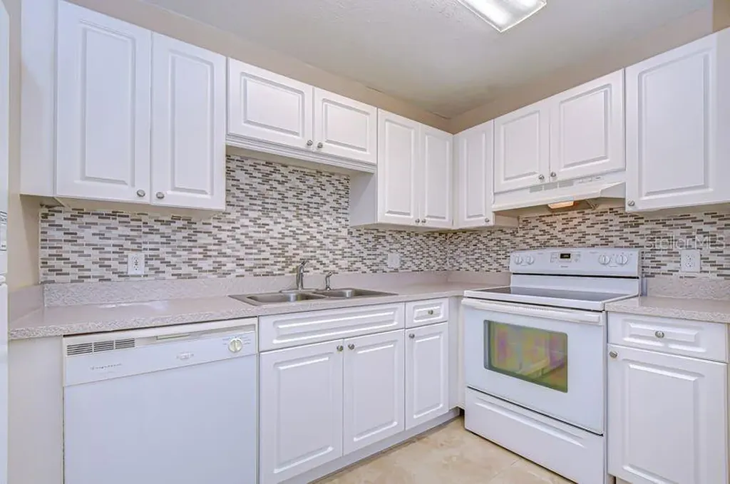 13693 Orange Sunset Drive Tampa FL 33618