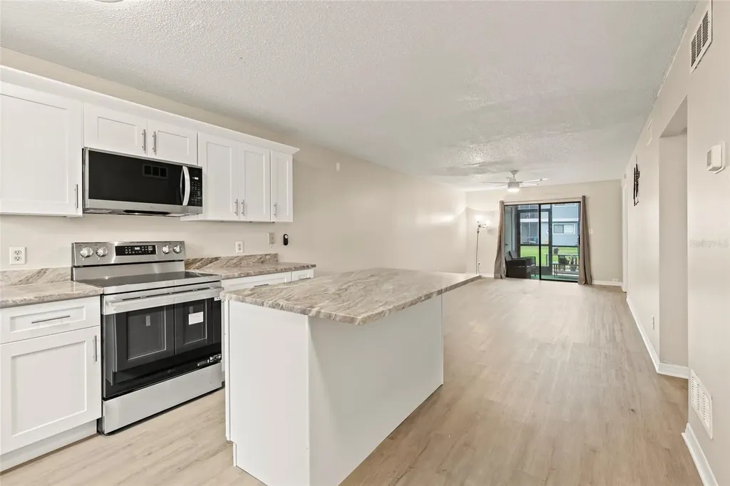 6033 34th Street W Bradenton FL 34210