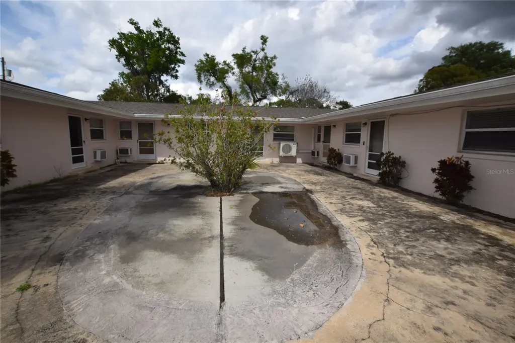 1031 Royal Palm Avenue Orlando FL 32809