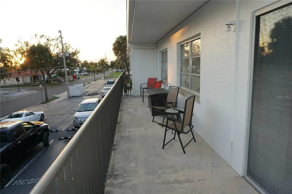 3753 46th Avenue S St Petersburg FL 33711