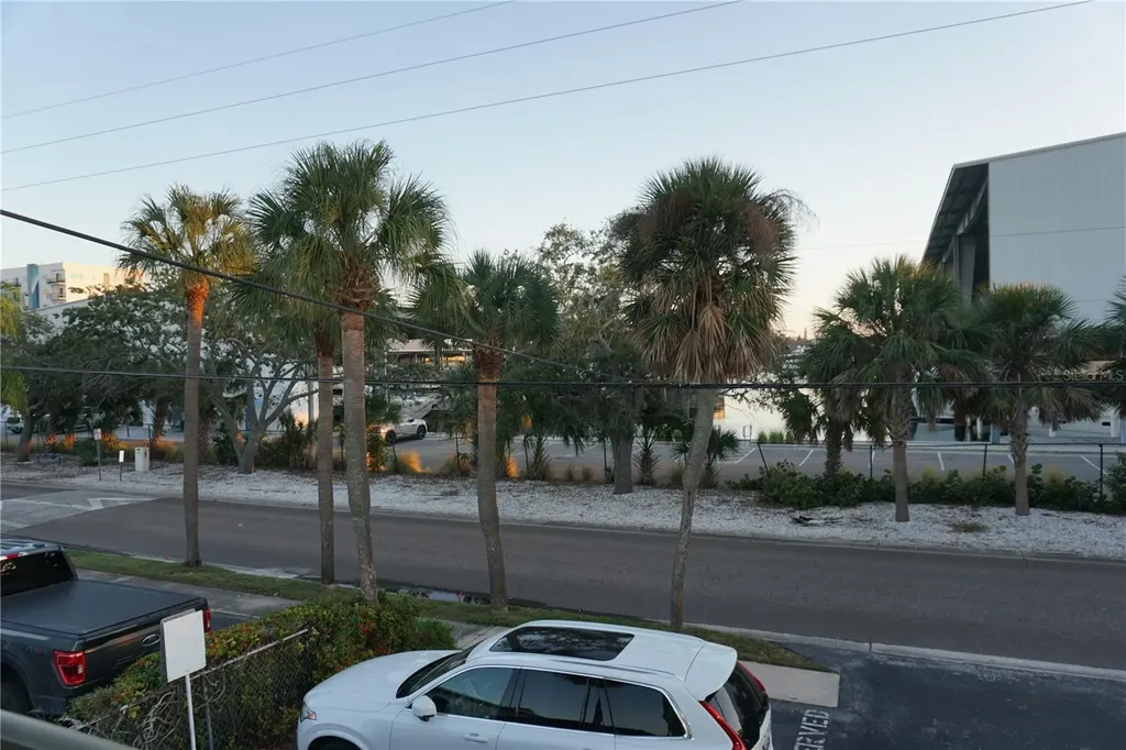 3753 46th Avenue S St Petersburg FL 33711