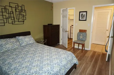 3753 46th Avenue S St Petersburg FL 33711