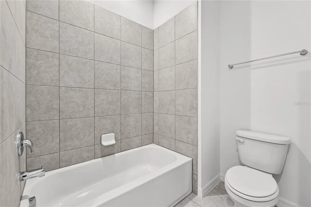 547 Orient Avenue Debary FL 32713