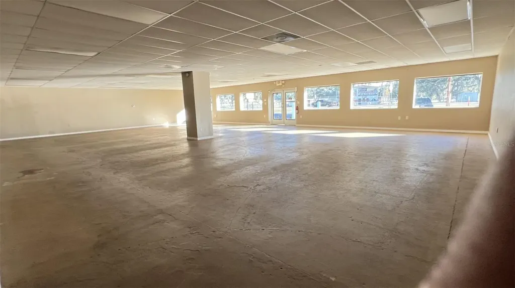 38449 County Road 54 Zephyrhills FL 33542