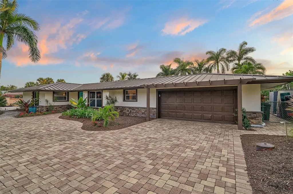 4508 Woodside Road Sarasota FL 34242