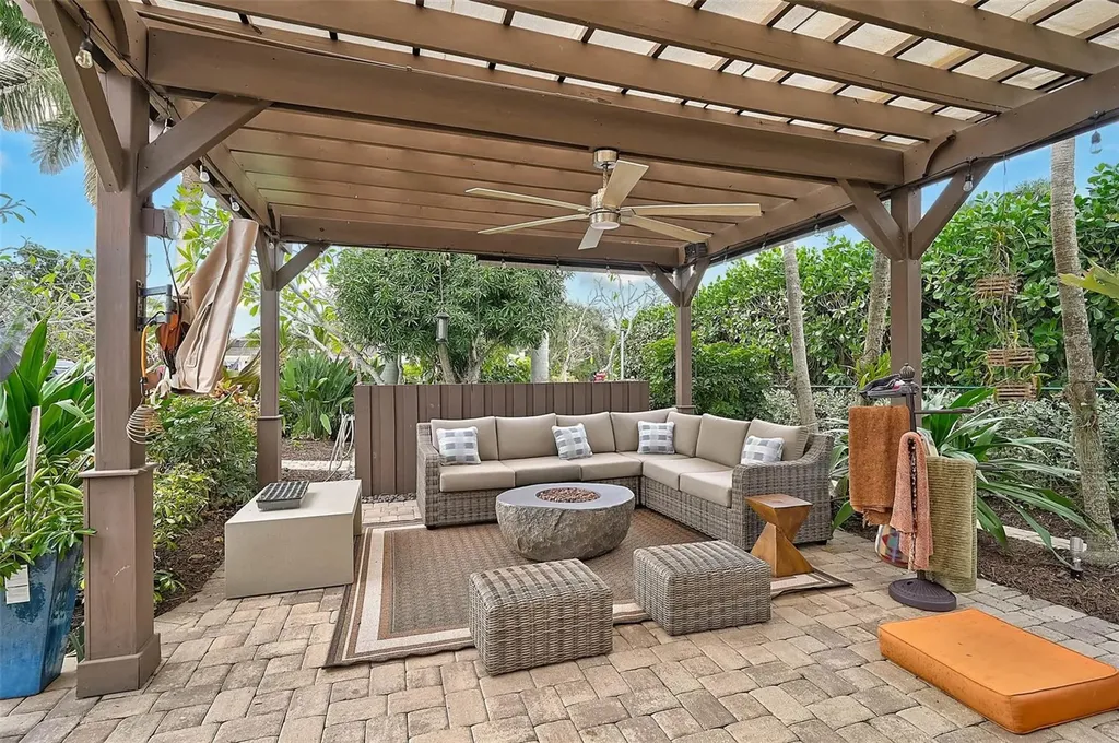 4508 Woodside Road Sarasota FL 34242