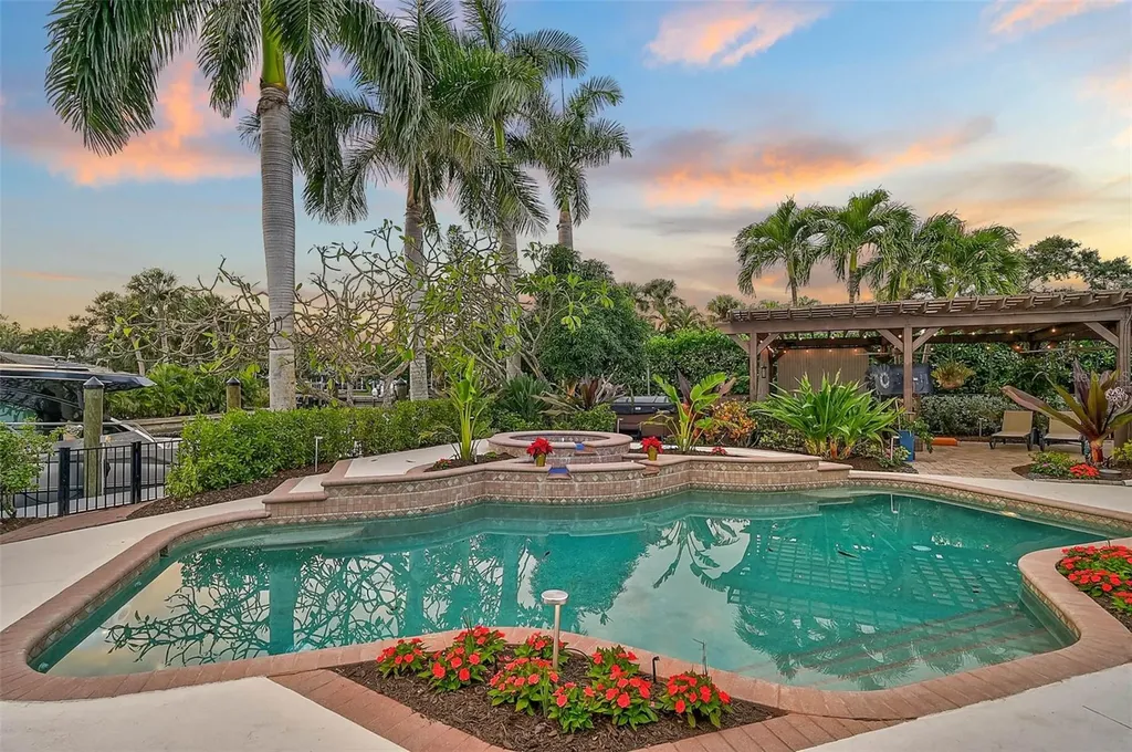 4508 Woodside Road Sarasota FL 34242