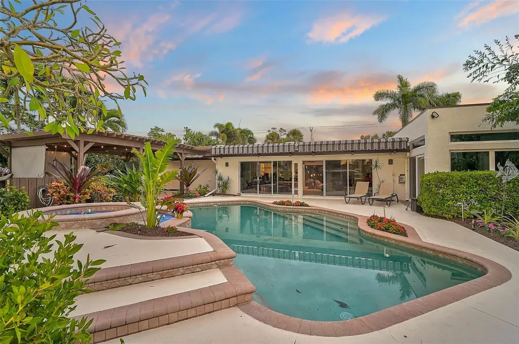 4508 Woodside Road Sarasota FL 34242
