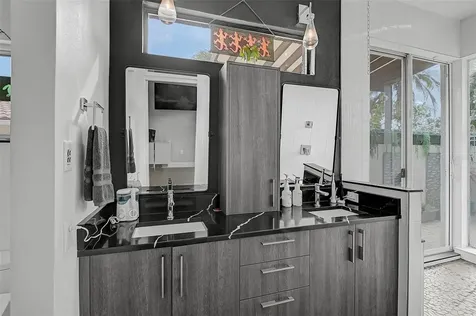4508 Woodside Road Sarasota FL 34242