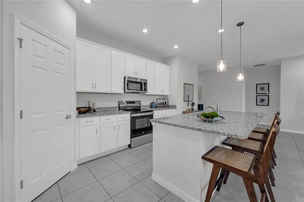1745 Blue Lagoon Circle Mascotte FL 34753