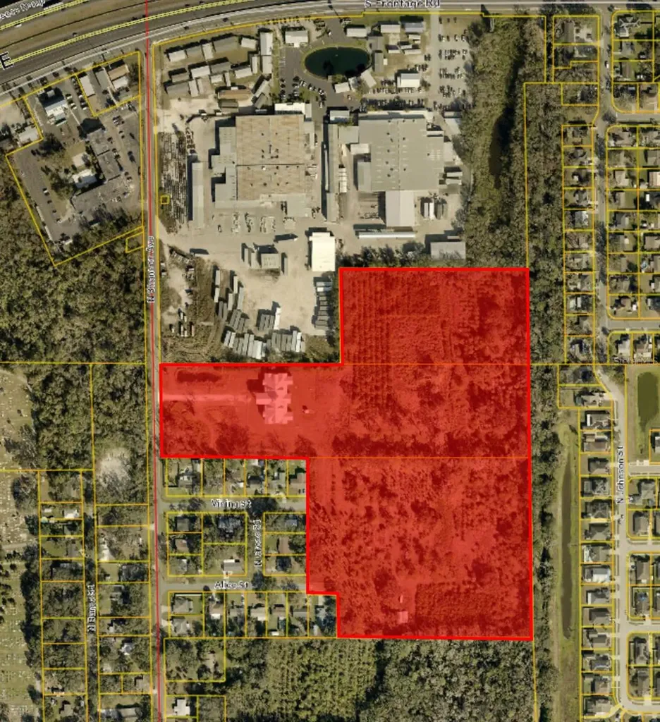 2102 N Shannon Avenue Plant City FL 33563