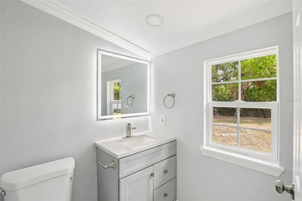 215 17th Street NW Ruskin FL 33570