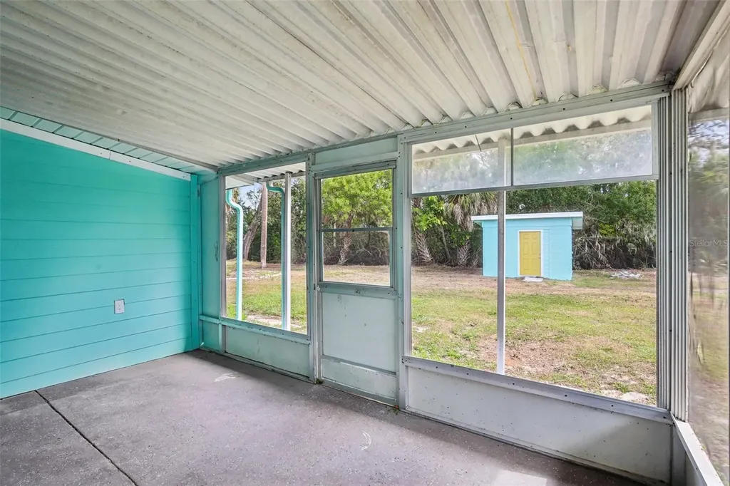 215 17th Street NW Ruskin FL 33570