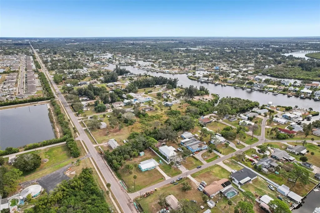 215 17th Street NW Ruskin FL 33570